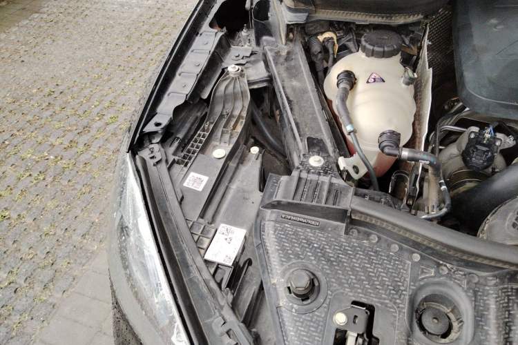 Used Mercedes-Benz GLE 2022 Facelifted GLE 350 4MATIC Fashion Edition Engine Bay Right
