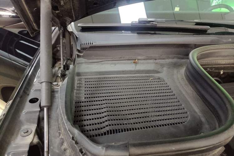 Used Mercedes-Benz GLE 2022 GLE 350 4MATIC Stylish Model Engine Bay Right