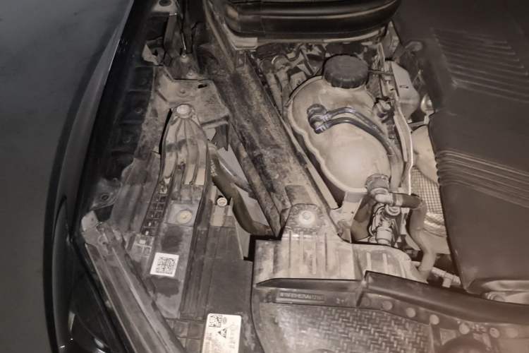 Used Mercedes-Benz GLE 2022 GLE 450 4MATIC Luxury Model Engine Bay Right