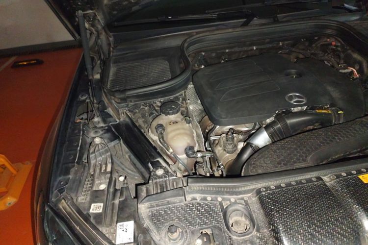Used Mercedes-Benz GLE 2022 GLE 350 4MATIC Stylish Model Engine Bay Right