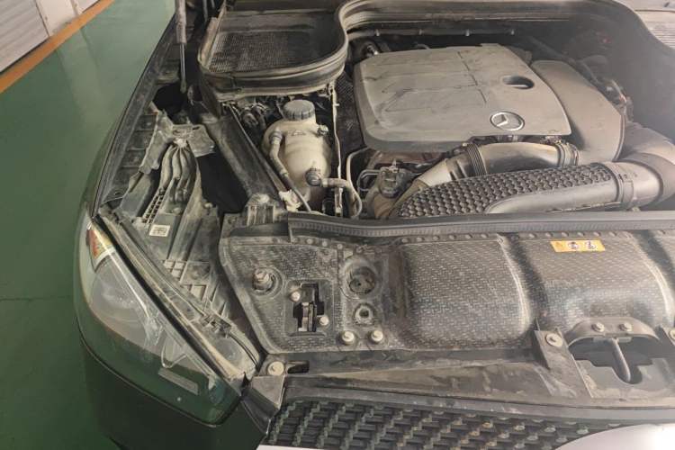 Used Mercedes-Benz GLE 2022 GLE 350 4MATIC Stylish Model Engine Bay Right