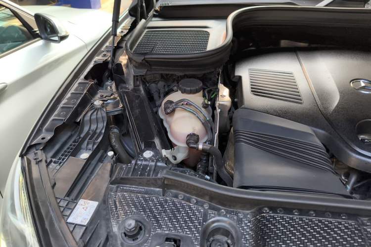 Used Mercedes-Benz GLE 2022 GLE 450 4MATIC Luxury Model Engine Bay Right