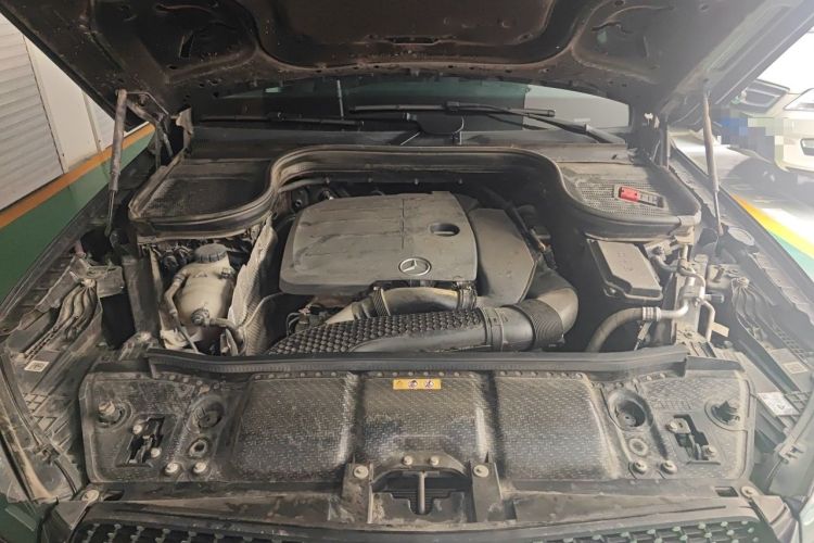 Used Mercedes-Benz GLE 2022 GLE 350 4MATIC Stylish Model Engine Bay