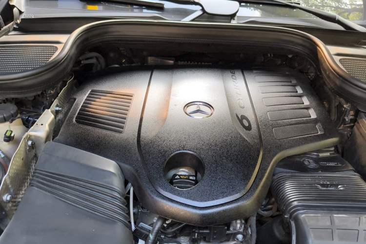 Used Mercedes-Benz GLE 2022 GLE 450 4MATIC Luxury Model Engine Bay