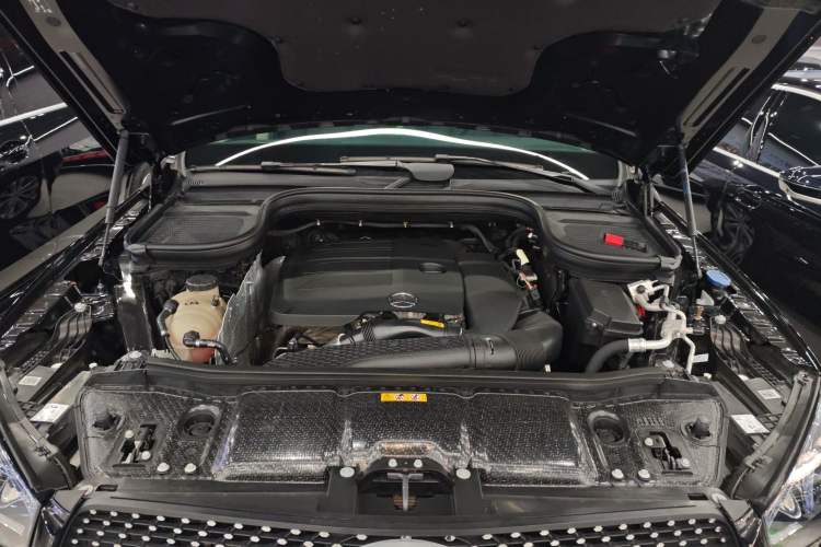Used Mercedes-Benz GLE 2022 Facelifted GLE 350 4MATIC Fashion Edition Engine Bay