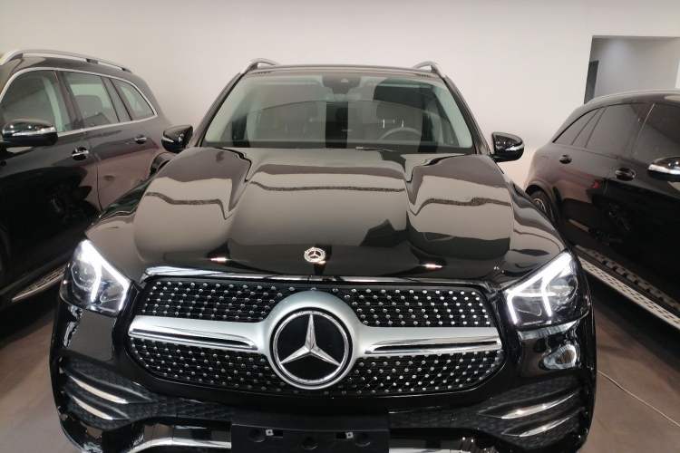 Used Mercedes-Benz GLE 2022 Facelifted GLE 350 4MATIC Fashion Edition Exterior 1