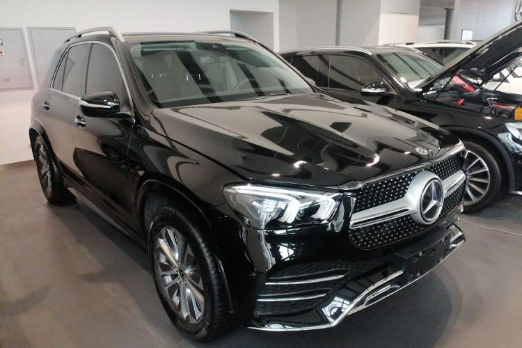 Used Mercedes-Benz GLE 2022 Facelifted GLE 350 4MATIC Fashion Edition Exterior 2