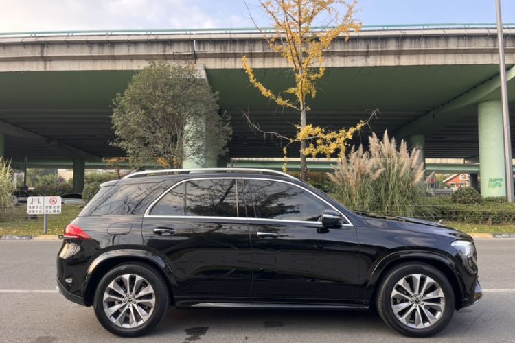 Used Mercedes-Benz GLE 2022 Facelifted GLE 350 4MATIC Fashion Edition Exterior 2