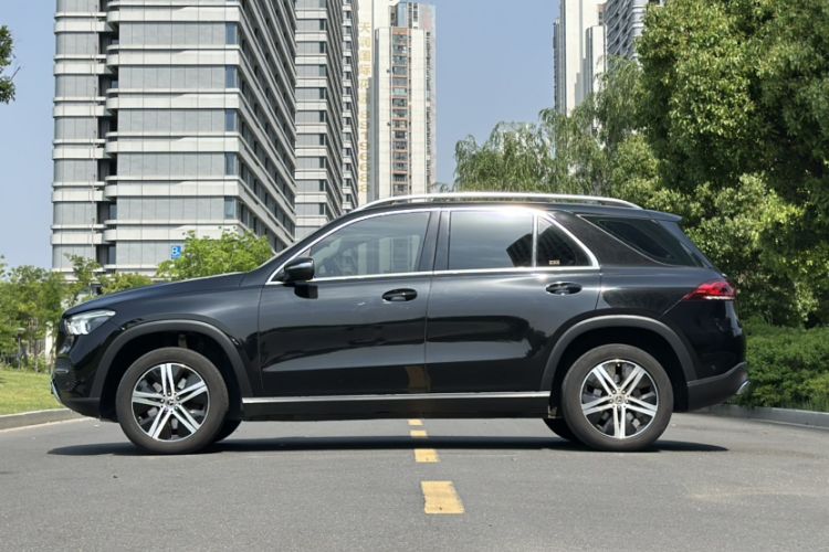 Used Mercedes-Benz GLE 2022 Refreshed GLE 350 4MATIC Dynamic Edition Exterior 2