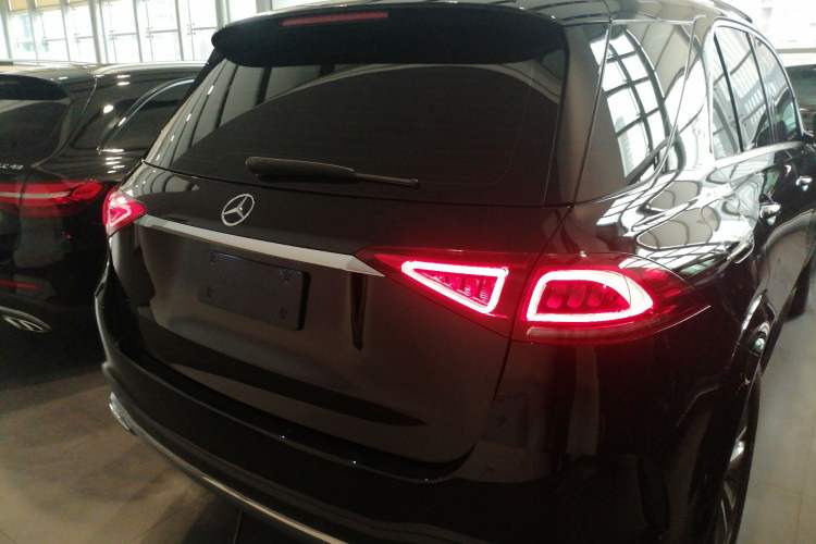 Used Mercedes-Benz GLE 2022 Facelifted GLE 350 4MATIC Fashion Edition Exterior 4