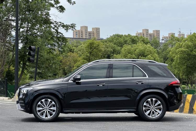 Used Mercedes-Benz GLE 2022 GLE 350 4MATIC Stylish Model Exterior 4