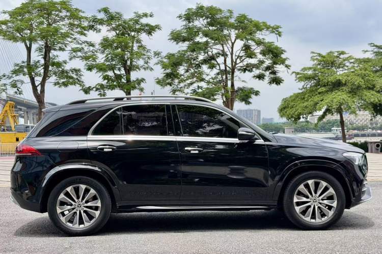 Used Mercedes-Benz GLE 2022 Facelifted GLE 350 4MATIC Fashion Edition Exterior 5