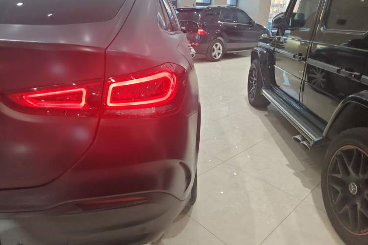 Used Mercedes-Benz GLE 2022 Refreshed GLE 350 4MATIC Coupe SUV Luxury Edition Exterior 6