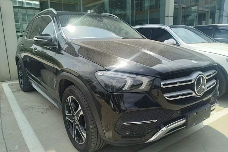 Used Mercedes-Benz GLE 2022 GLE 350 4MATIC Stylish Model Front Right 45 Deg