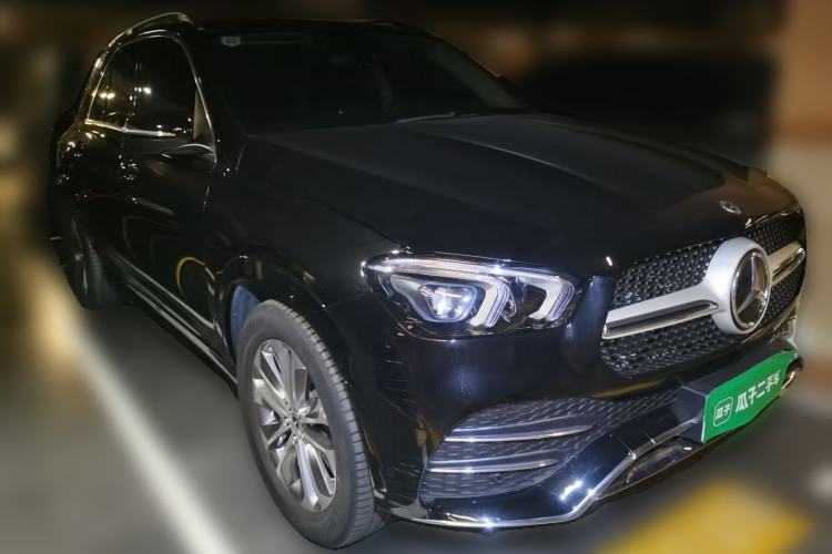 Used Mercedes-Benz GLE 2022 GLE 350 4MATIC Stylish Model Front Right 45 Deg