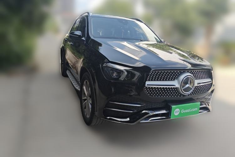 Used Mercedes-Benz GLE 2022 GLE 350 4MATIC Stylish Model Front Right 45 Deg