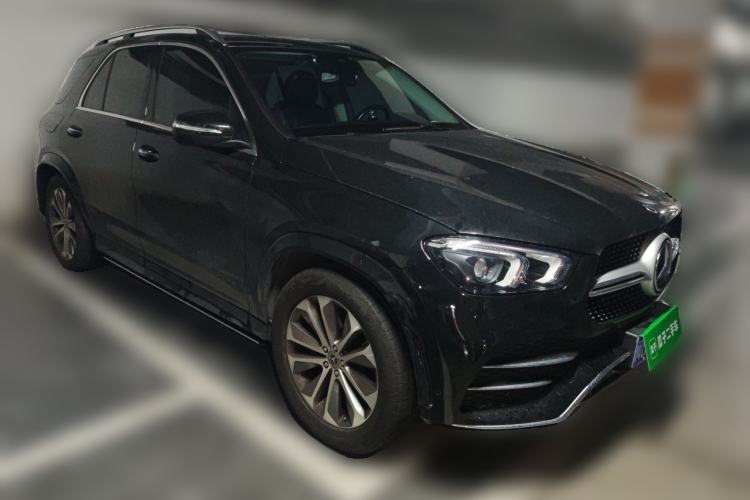 Used Mercedes-Benz GLE 2022 Facelifted GLE 350 4MATIC Fashion Edition Front Right 45 Deg