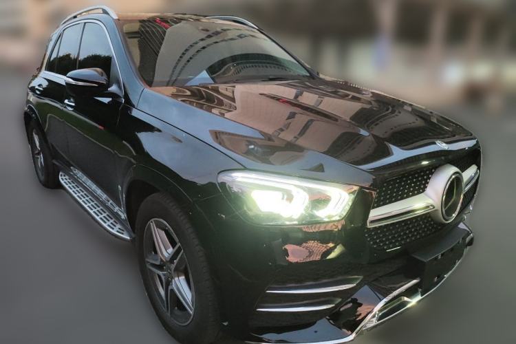 Used Mercedes-Benz GLE 2022 Refreshed GLE 450 4MATIC Luxury Edition Front Right 45 Deg
