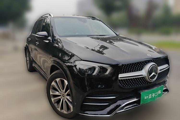 Used Mercedes-Benz GLE 2022 GLE 350 4MATIC Stylish Model Front Right 45 Deg