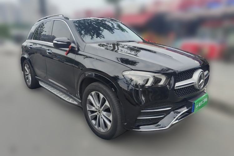 Used Mercedes-Benz GLE 2022 Facelifted GLE 350 4MATIC Fashion Edition Front Right 45 Deg