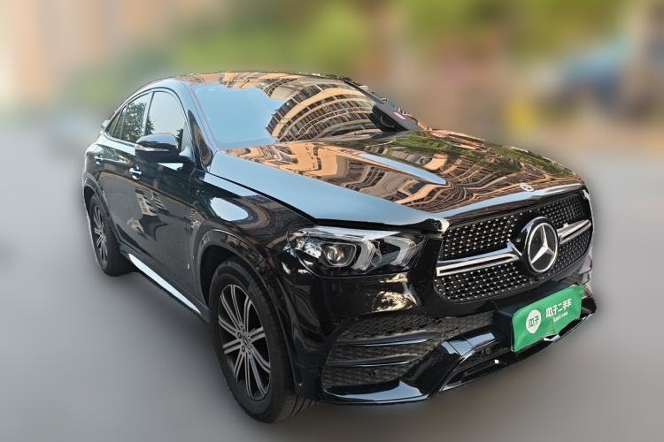 Used Mercedes-Benz GLE 2022 Refreshed GLE 350 4MATIC Coupe SUV Luxury Edition Front Right 45 Deg