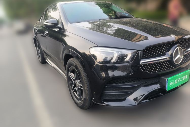 Used Mercedes-Benz GLE 2022 Refreshed GLE 350 4MATIC Coupe SUV Luxury Edition Front Right 45 Deg