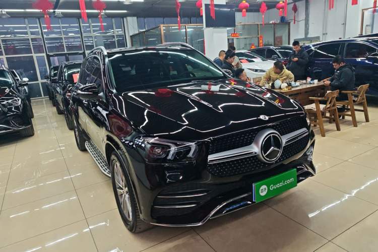 Used Mercedes-Benz GLE 2022 GLE 350 4MATIC Stylish Model Front Right 45 Deg