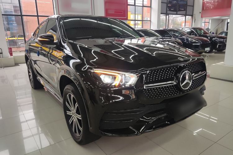 Used Mercedes-Benz GLE 2022 Refreshed GLE 350 4MATIC Coupe SUV Luxury Edition Front Right 45 Deg