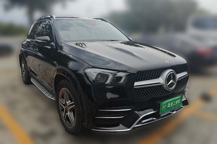 Used Mercedes-Benz GLE 2022 Refreshed GLE 450 4MATIC Stylish Edition Front Right 45 Deg