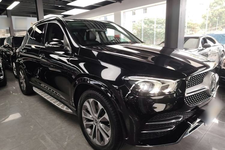 Used Mercedes-Benz GLE 2022 GLE 350 4MATIC Stylish Model Front Right 45 Deg