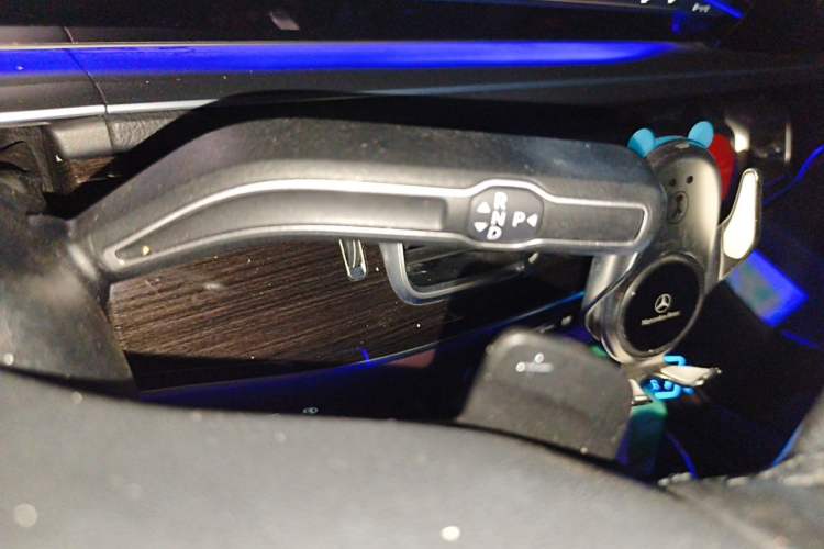 Used Mercedes-Benz GLE 2022 GLE 350 4MATIC Stylish Model Gear Lever