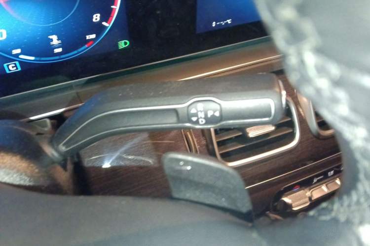 Used Mercedes-Benz GLE 2022 GLE 350 4MATIC Stylish Model Gear Lever