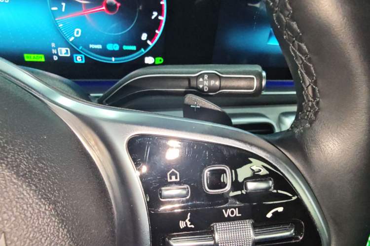 Used Mercedes-Benz GLE 2022 Refreshed GLE 450 4MATIC Stylish Edition Gear Lever