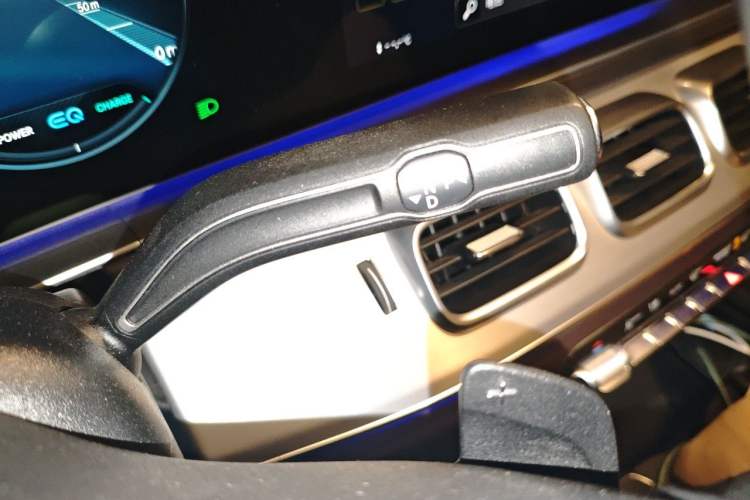 Used Mercedes-Benz GLE 2022 Refreshed GLE 450 4MATIC Stylish Edition Gear Lever