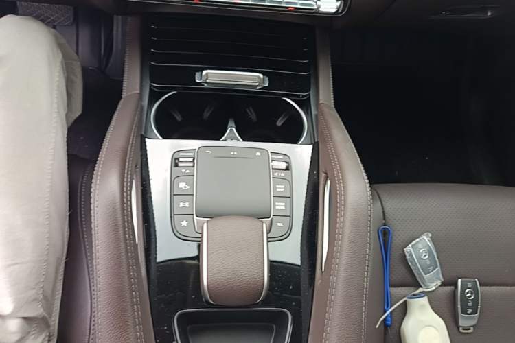 Used Mercedes-Benz GLE 2022 GLE 350 4MATIC Stylish Model Gear Lever