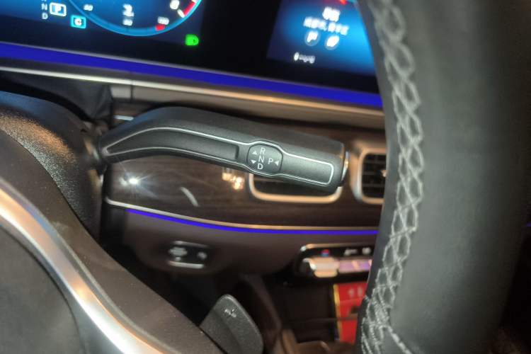 Used Mercedes-Benz GLE 2022 GLE 350 4MATIC Stylish Model Gear Lever