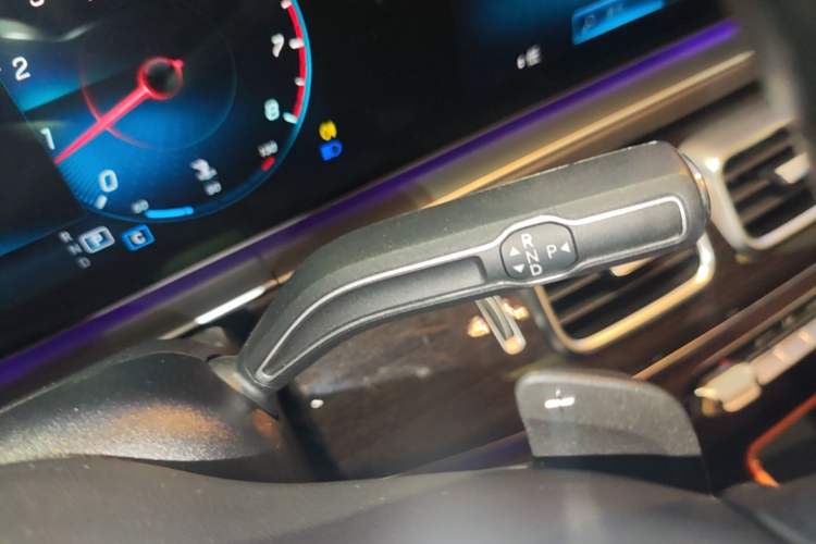 Used Mercedes-Benz GLE 2022 GLE 350 4MATIC Stylish Model Gear Lever