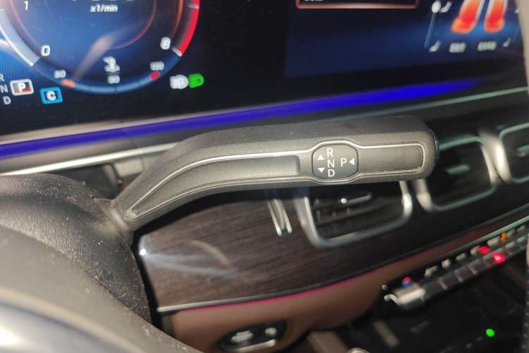 Used Mercedes-Benz GLE 2022 Facelifted GLE 350 4MATIC Fashion Edition Gear Lever