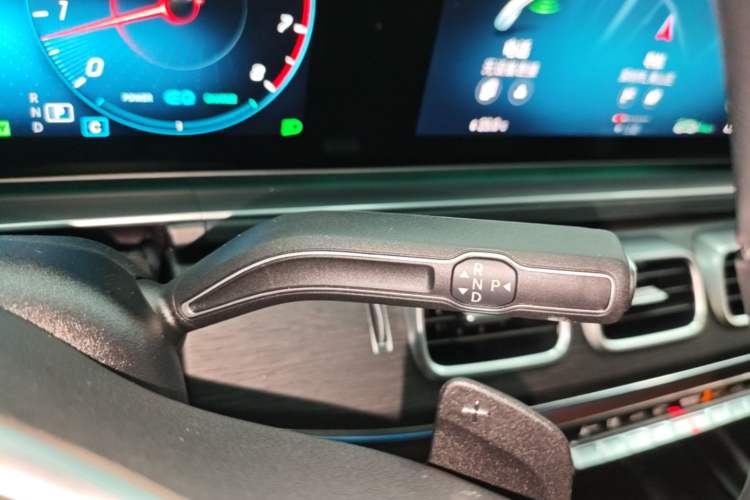 Used Mercedes-Benz GLE 2022 Refreshed GLE 450 4MATIC Luxury Edition Gear Lever