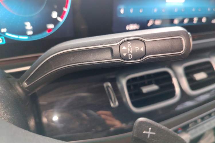 Used Mercedes-Benz GLE 2022 GLE 350 4MATIC Stylish Model Gear Lever