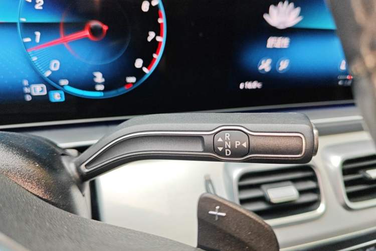 Used Mercedes-Benz GLE 2022 Refreshed GLE 350 4MATIC Dynamic Edition Gear Lever