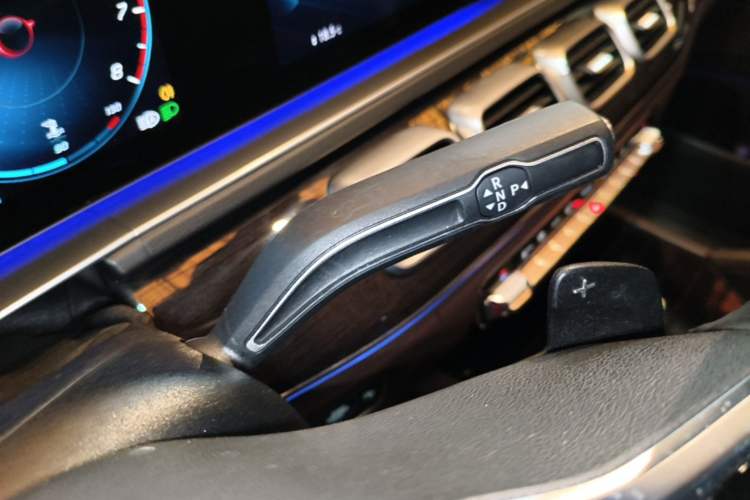 Used Mercedes-Benz GLE 2022 Facelifted GLE 350 4MATIC Fashion Edition Gear Lever