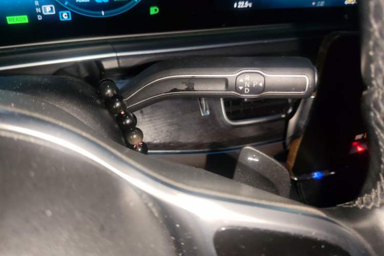 Used Mercedes-Benz GLE 2022 Refreshed GLE 450 4MATIC Luxury Edition Gear Lever