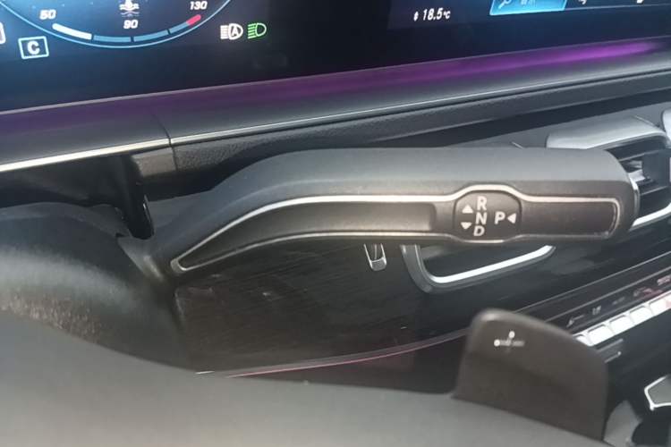 Used Mercedes-Benz GLE 2022 GLE 350 4MATIC Stylish Model Gear Lever