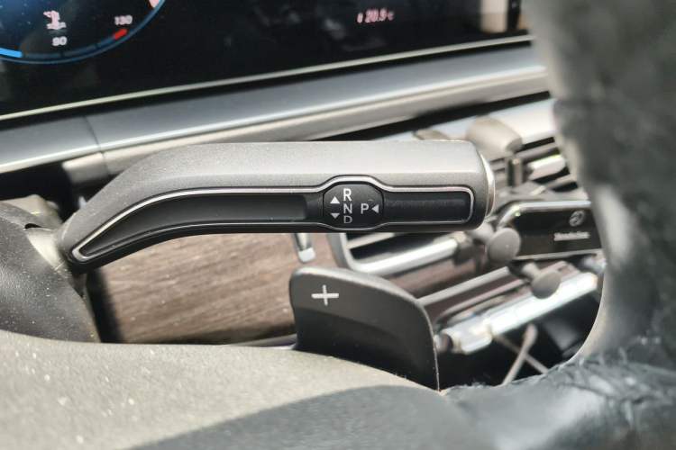 Used Mercedes-Benz GLE 2022 GLE 350 4MATIC Stylish Model Gear Lever