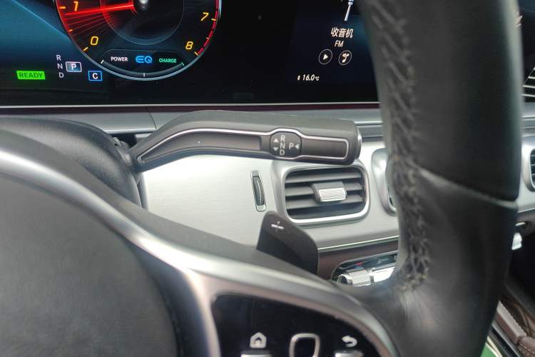 Used Mercedes-Benz GLE 2022 Refreshed GLE 450 4MATIC Stylish Edition Gear Lever