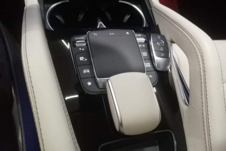 Used Mercedes-Benz GLE 2022 Facelifted GLE 350 4MATIC Fashion Edition Gear Lever