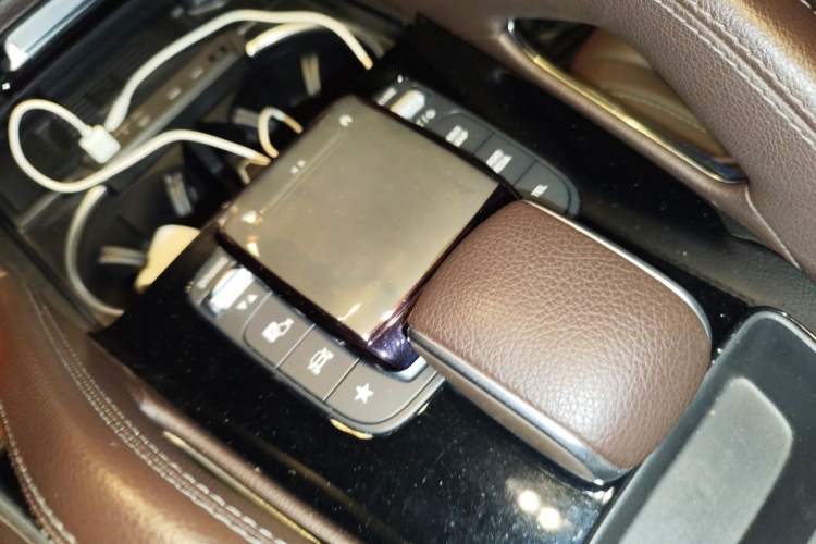 Used Mercedes-Benz GLE 2022 GLE 350 4MATIC Stylish Model Gear Lever