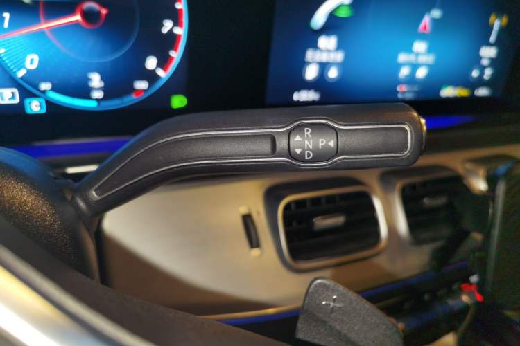 Used Mercedes-Benz GLE 2022 Facelifted GLE 350 4MATIC Fashion Edition Gear Lever