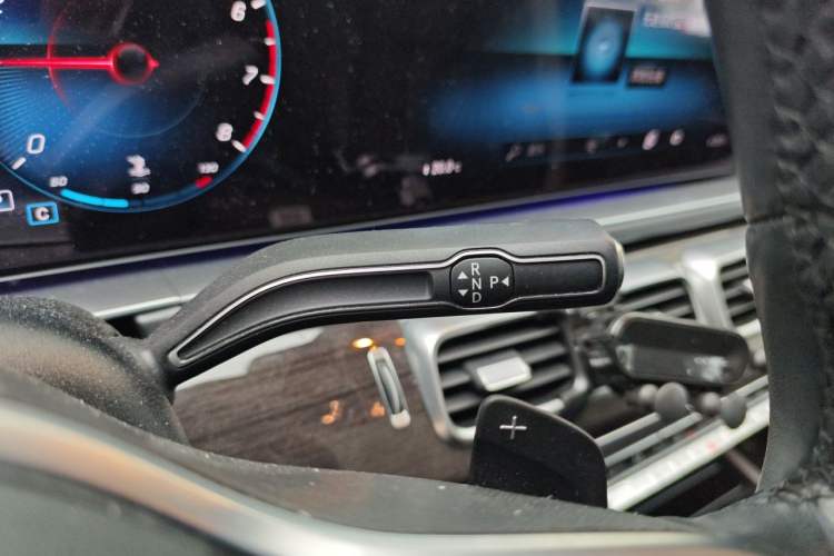 Used Mercedes-Benz GLE 2022 GLE 350 4MATIC Stylish Model Gear Lever